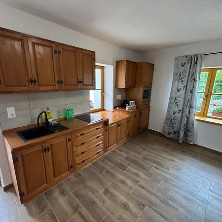 Na Spolocnom Dvore * Abelova