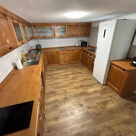 Na Spolocnom Dvore Abelova