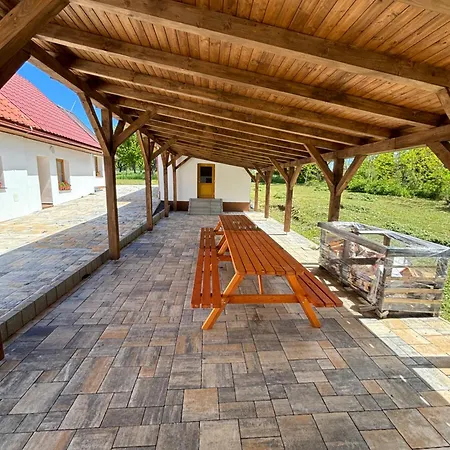 Na Spolocnom Dvore *